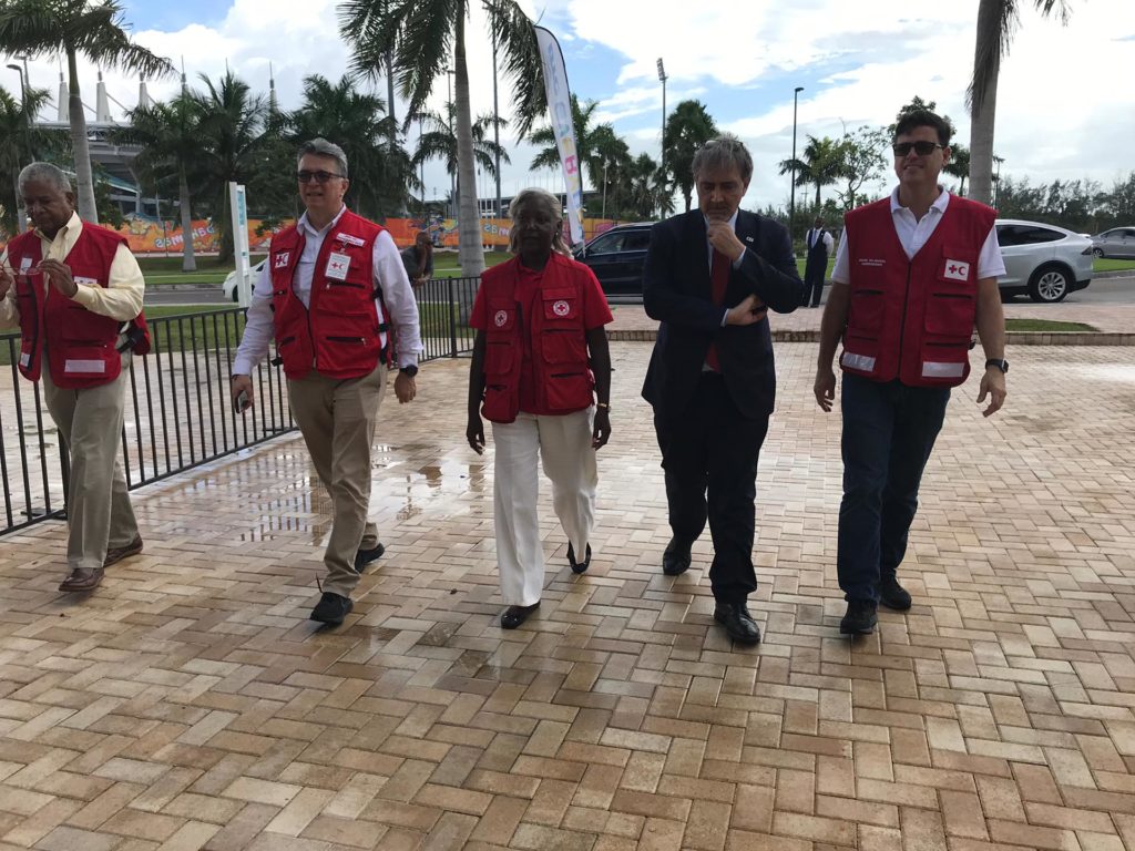 Visit the Kendall Isaac Gym Nassau Bahamas Miguel A. Villarroel S.